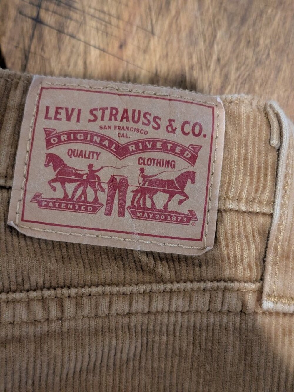 women's Levi's - Picture 4 of 4